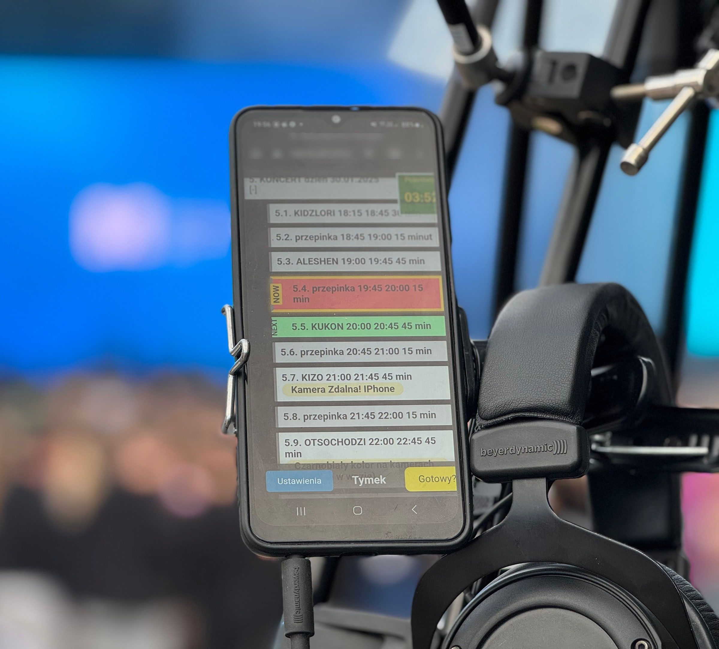 AJA Skrypt on a phone showing the current scene and instructions
